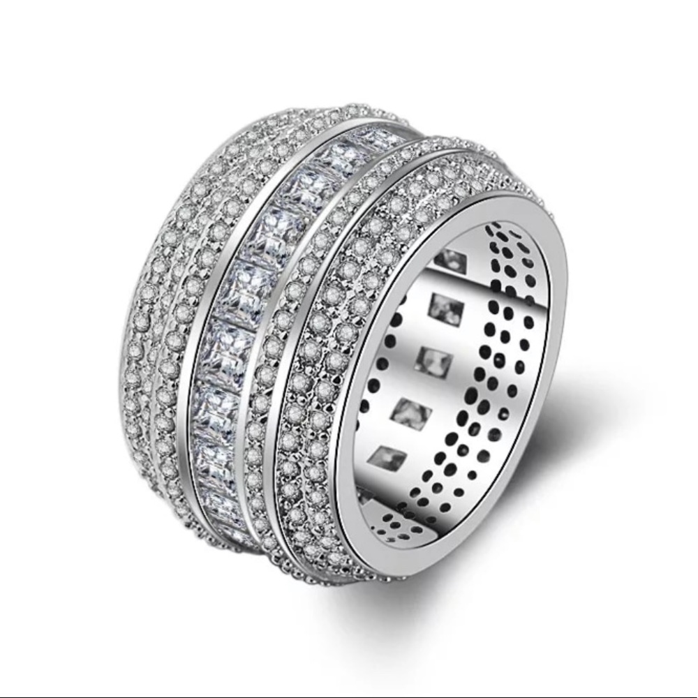 LUXURY 925 STERLING SILVER DIAMOND BAND RING, CUTE RING, SHINY RING. - Picture 3 of 5